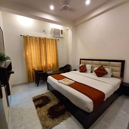 Hotel Banke Bihari Haridwār Exteriör bild