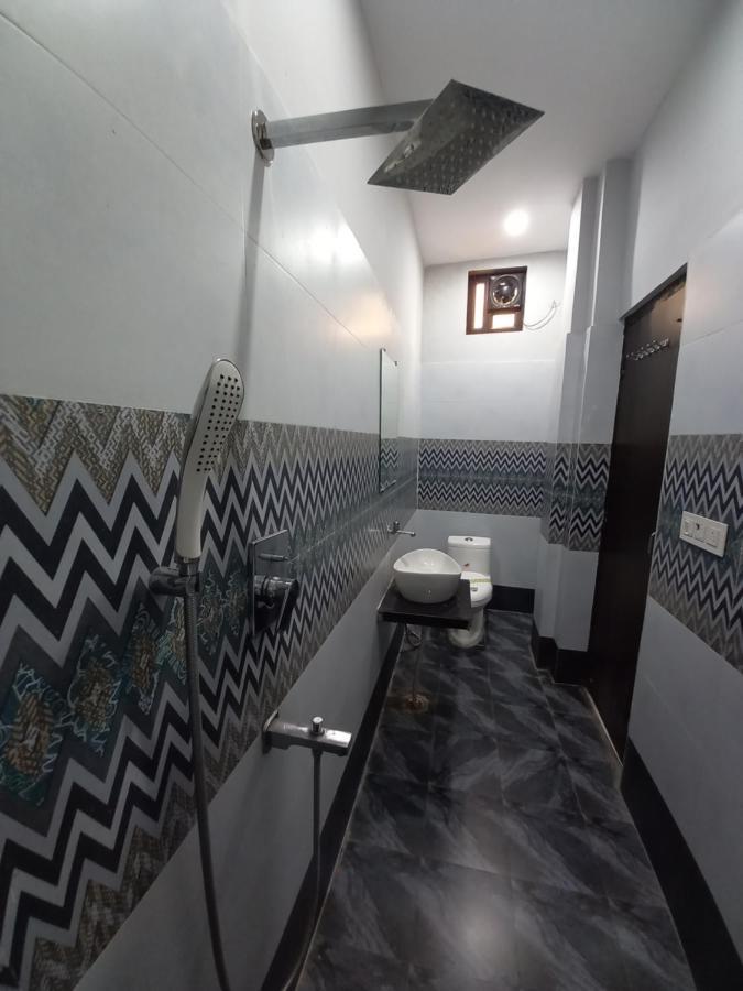Hotel Banke Bihari Haridwār Exteriör bild