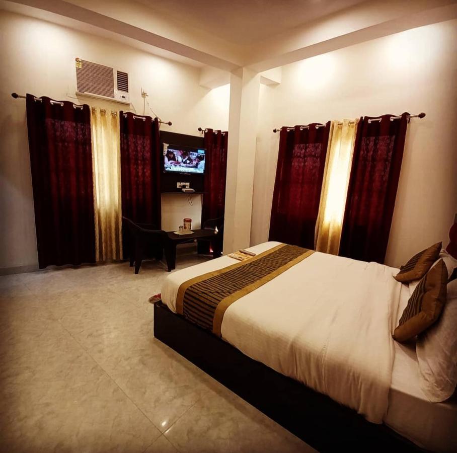 Hotel Banke Bihari Haridwār Exteriör bild