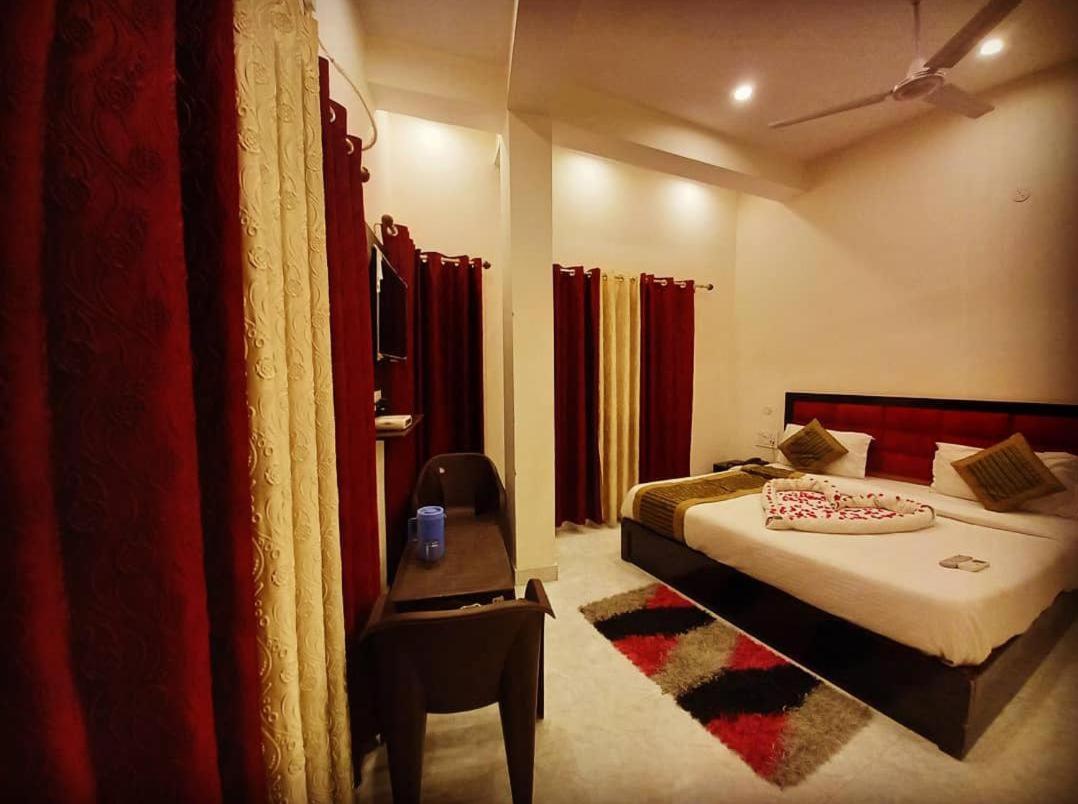 Hotel Banke Bihari Haridwār Exteriör bild