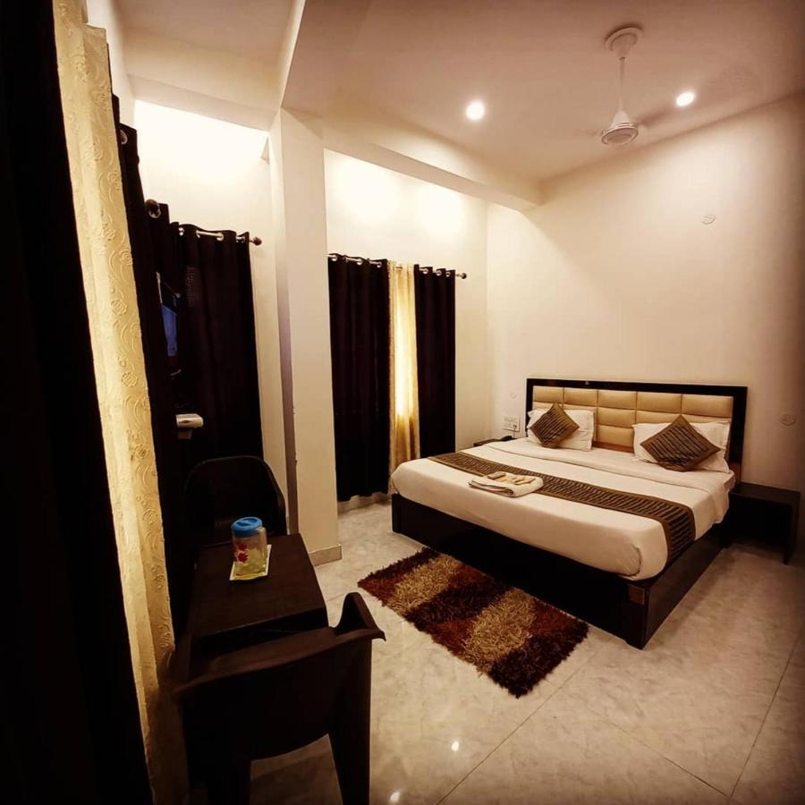 Hotel Banke Bihari Haridwār Exteriör bild