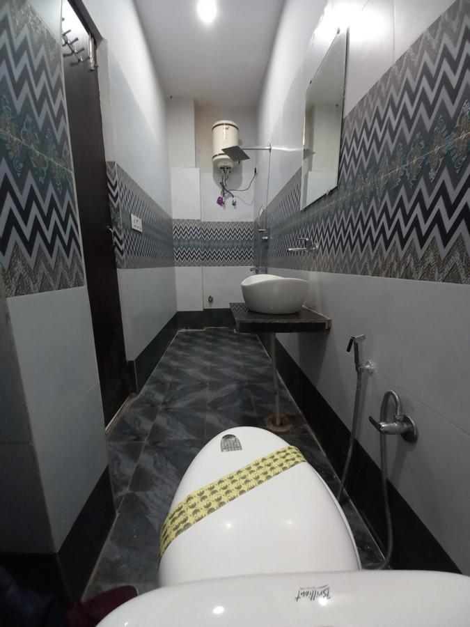Hotel Banke Bihari Haridwār Exteriör bild