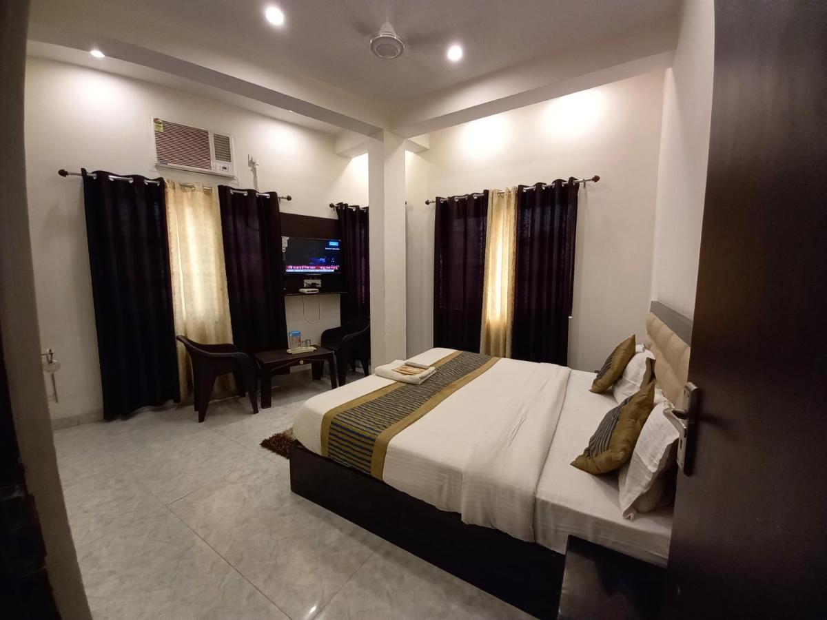 Hotel Banke Bihari Haridwār Exteriör bild