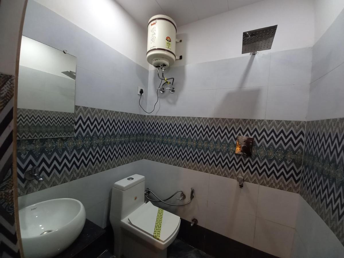 Hotel Banke Bihari Haridwār Exteriör bild